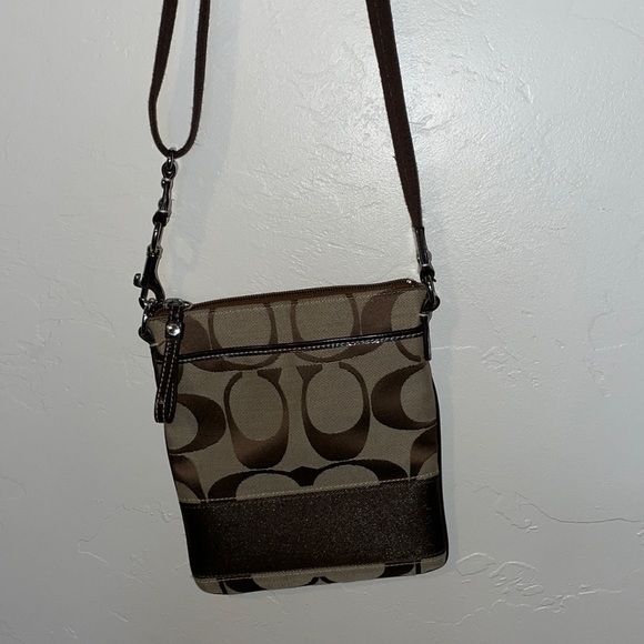 Coach Cross Body Bag - Picture 2 of 11